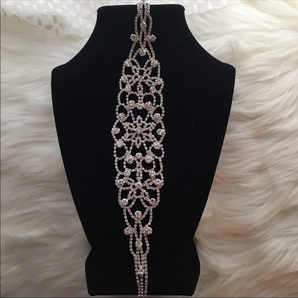 SOLD OUT 💕2 for $35💕Floral Elegant Choker - Picture 5 of 8